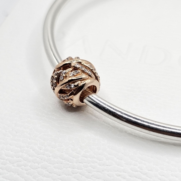 🎁 Authentic Pandora ⭐️RETIRED⭐️ ROSE FEATHER CHARM - Picture 3 of 7
